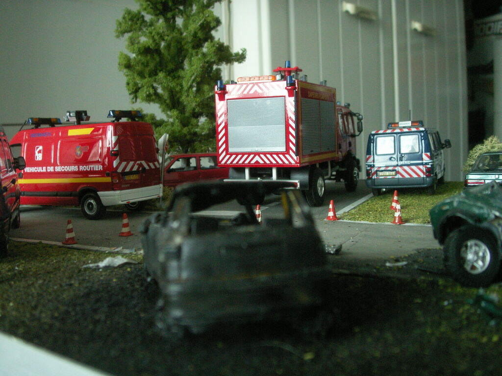 véhicules de pompiers en miniatures : pict1379ns7.jpg