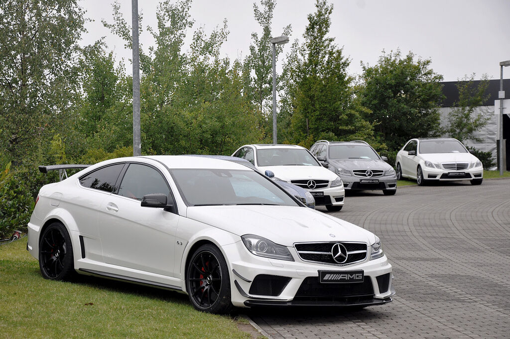 Track Package : Mercedes_C63_AMG_Coupe_Black_Series_Track_Package_01.jpg