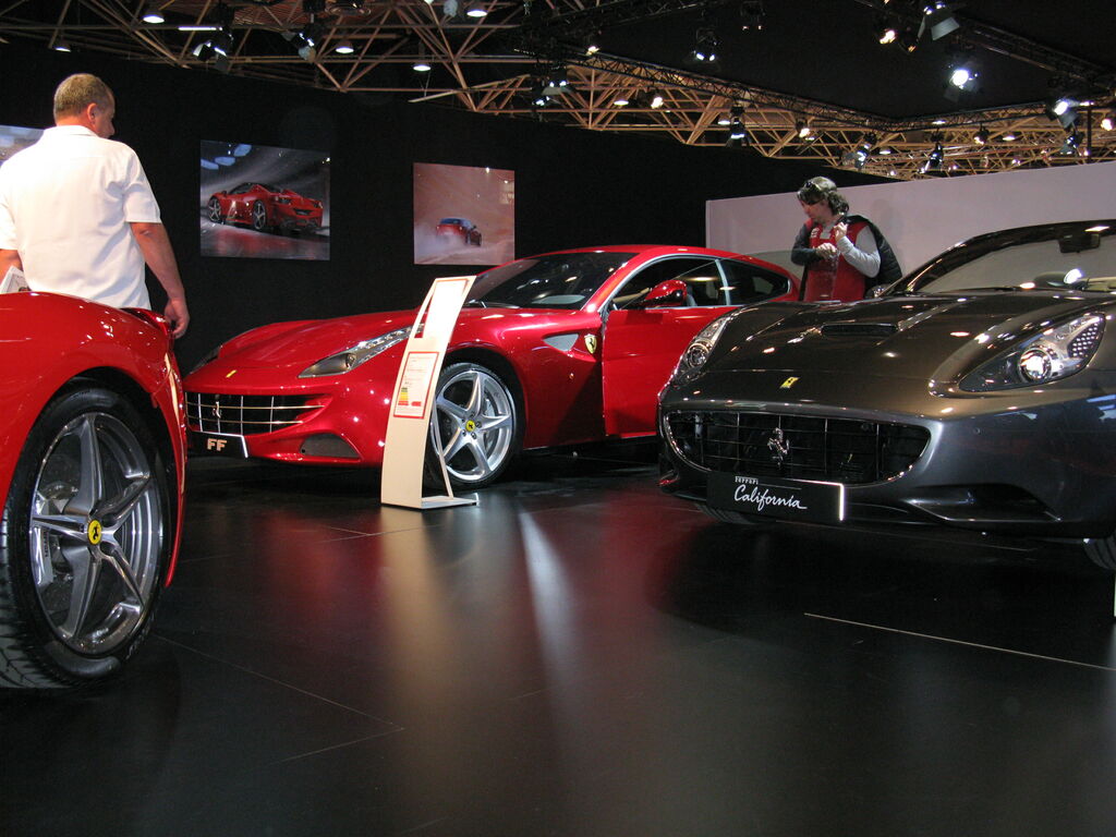rouge : rouge-salon de l auto 2011 038.JPG