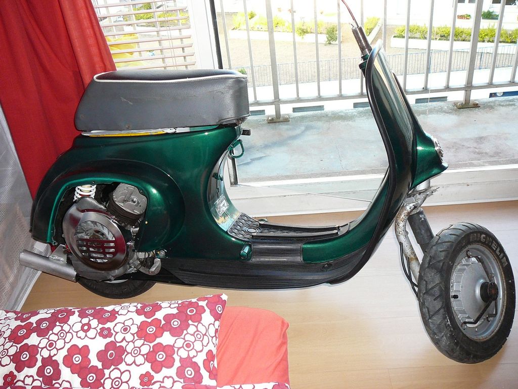 vespa : vespa-P1000387 [1600x1200].JPG