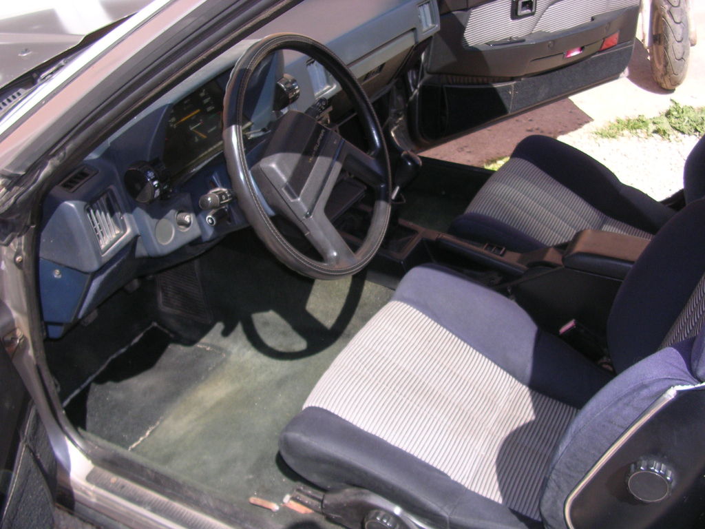 celica supra mk2 : siege condu(1).JPG