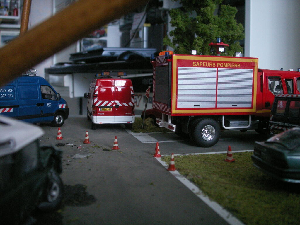 véhicules de pompiers en miniatures : pict1371lk9.jpg